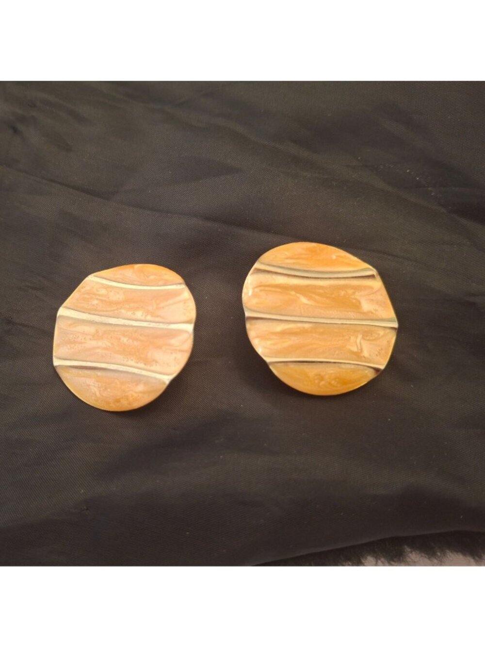 Vintage 80s Peach Marbled Enamel Clip On Earrings Gold Tone Retro Statement